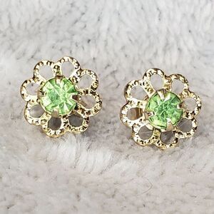Floral Peridot Green Gem stone Pierced Earings Gold